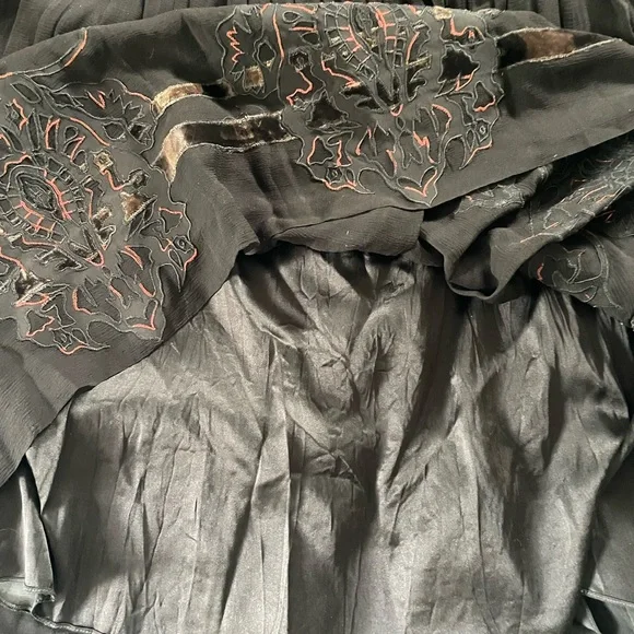 Ellie Tahari silk skirt with belt - Picture 4 of 8